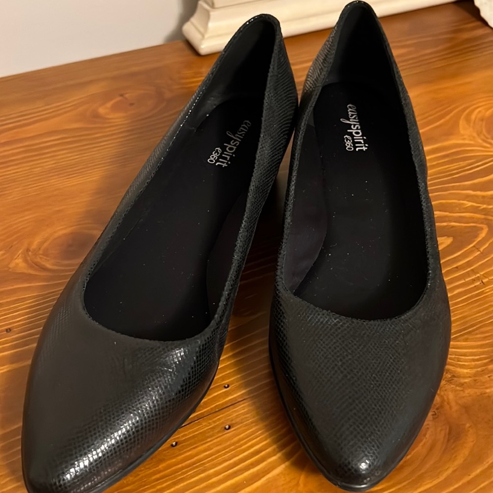 Dress black shoe